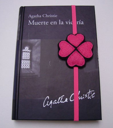 Marcapáginas elástico Trébol